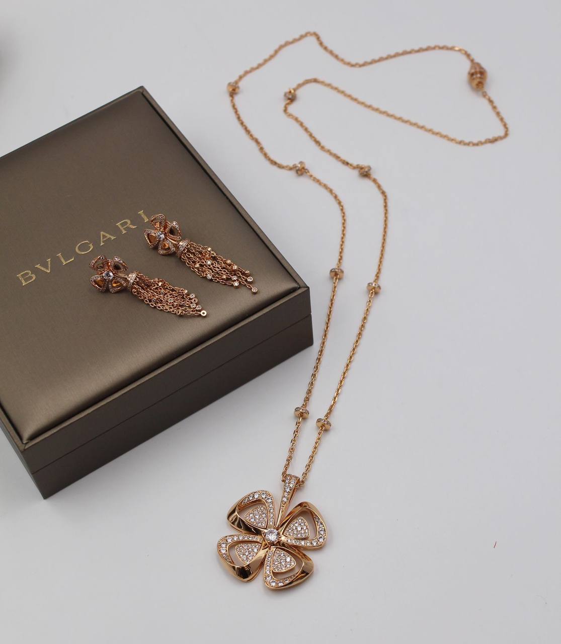 💕*BVLGARI*💕  Long Necklace with Earrings  🌸